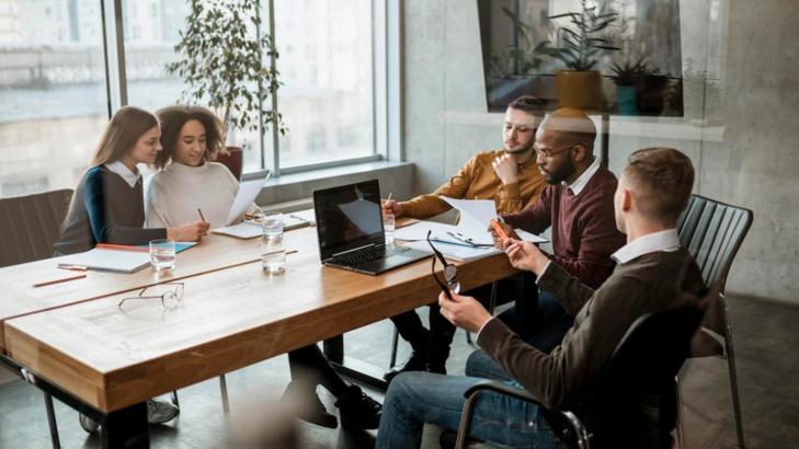 How Does Emotional Intelligence Help You Work with People You Don’t Like?
