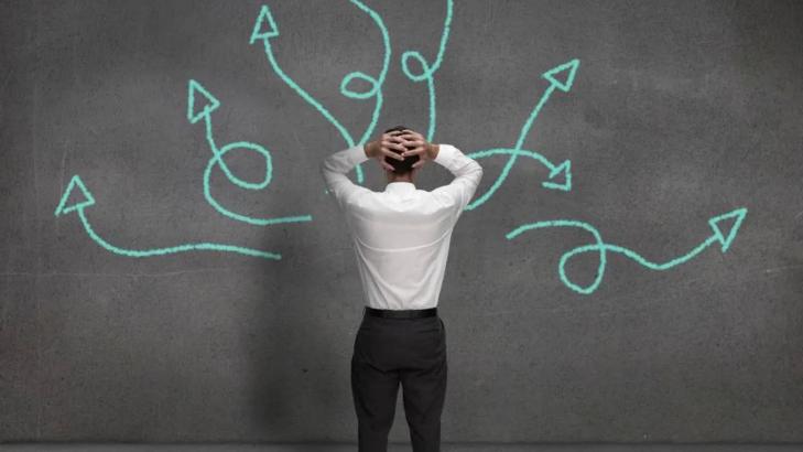 8 Effective Ways to Make Difficult Decisions Easier