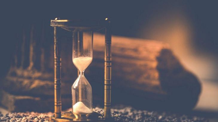 10 Daily Habits That Waste Most of Our Time